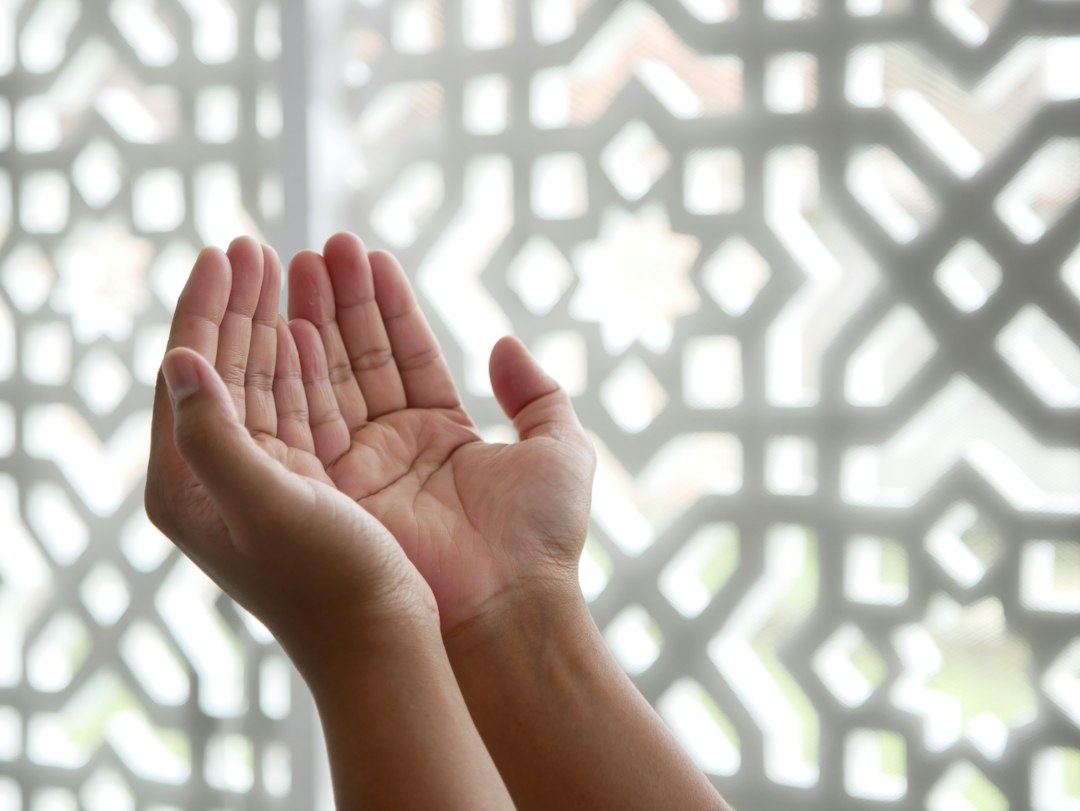 Dua for Hajat – Arabic supplication for a need with English and Urdu meaning