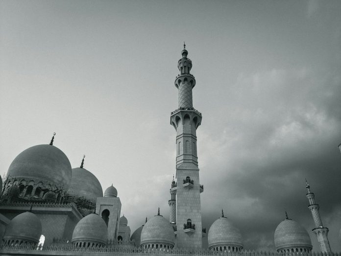 Rain dua in Islam Salat al-Istisqa and Sunnah guidance